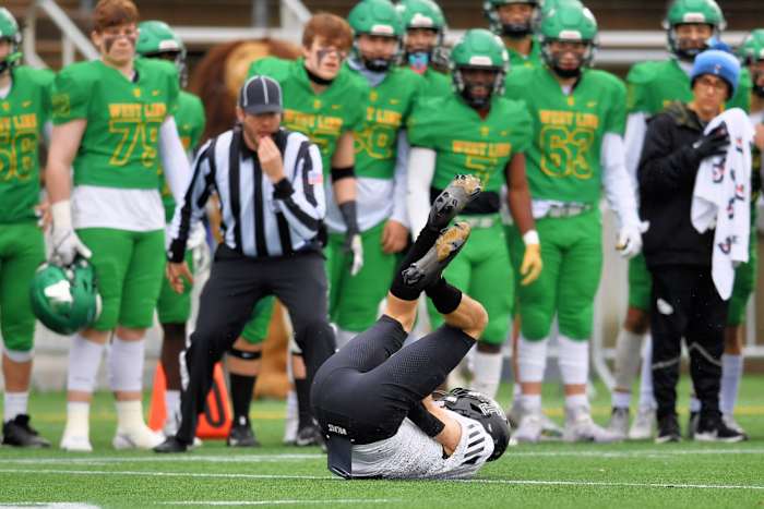 Tualatin.West-Linn.6A-football-semifinal.Leon-Neuschwander.9
